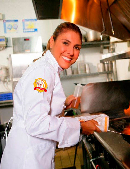 Gloria Ca&ntilde;adas, Chef principal de Lechoner&iacute;a de la Abuela